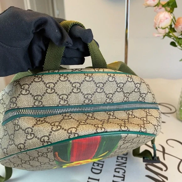 Gucci GG Logo Printed Medium Backpack - Picture 12 of 17